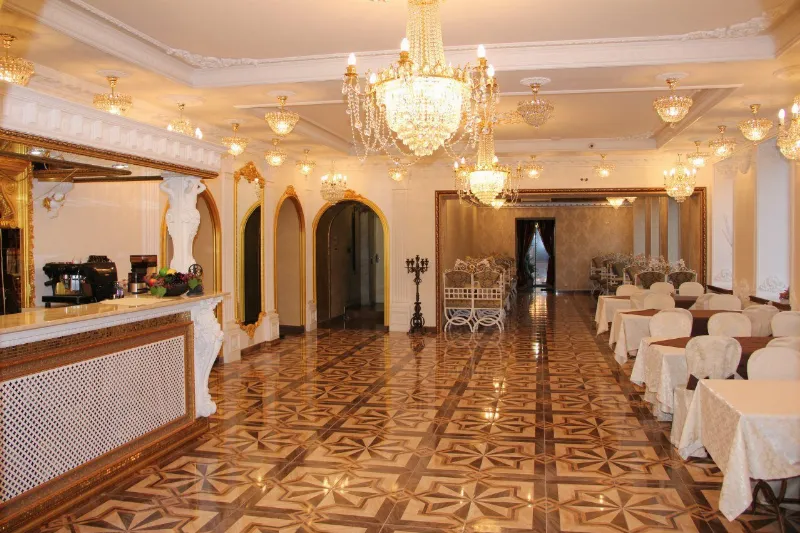 Monaco bar