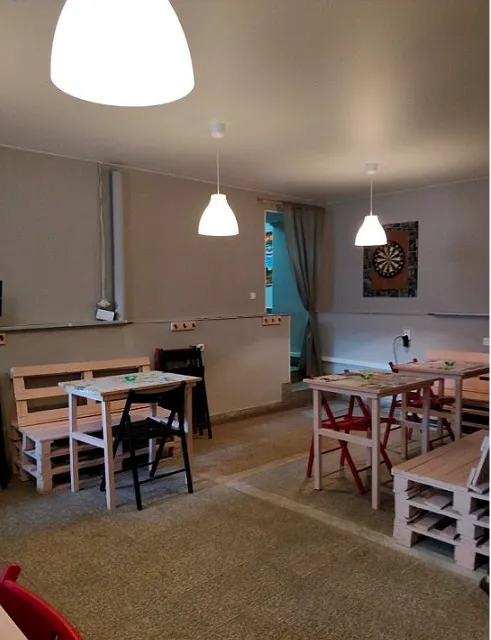 Hut Food&Bar