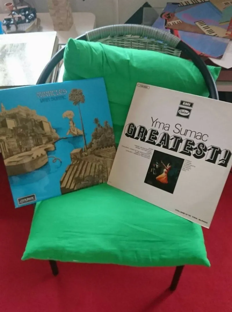 Vinyl & tea