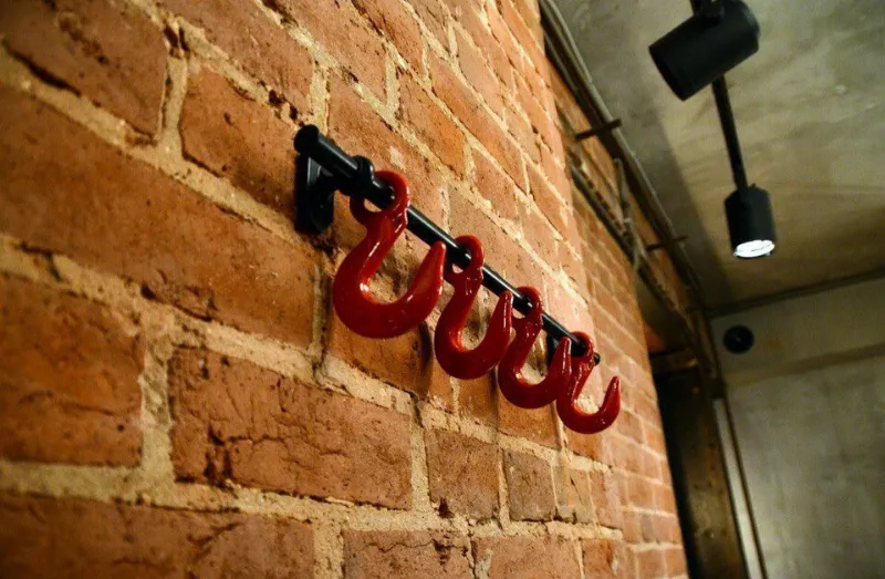 BAD.BRO.BAR