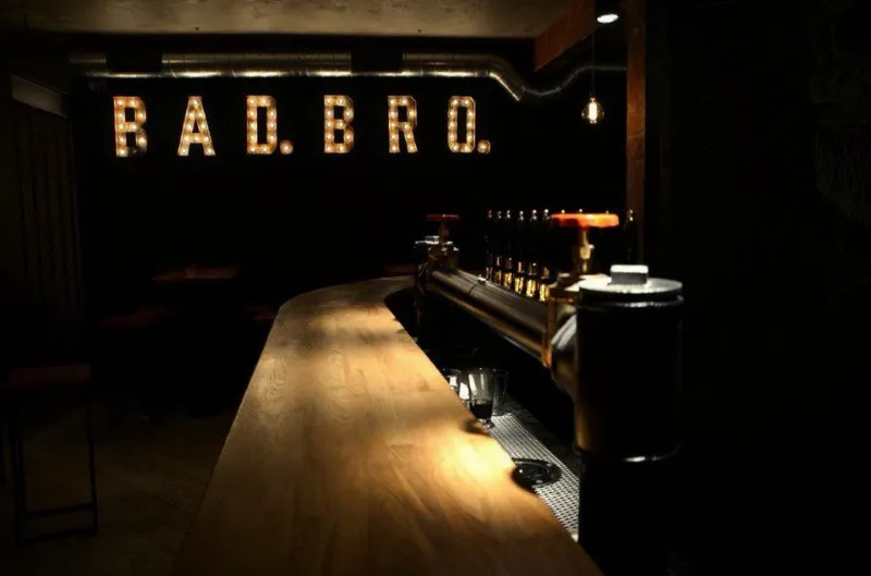 BAD.BRO.BAR