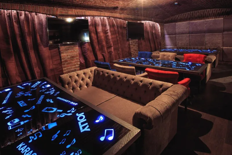 Jolly Karaoke Whiskey Bar