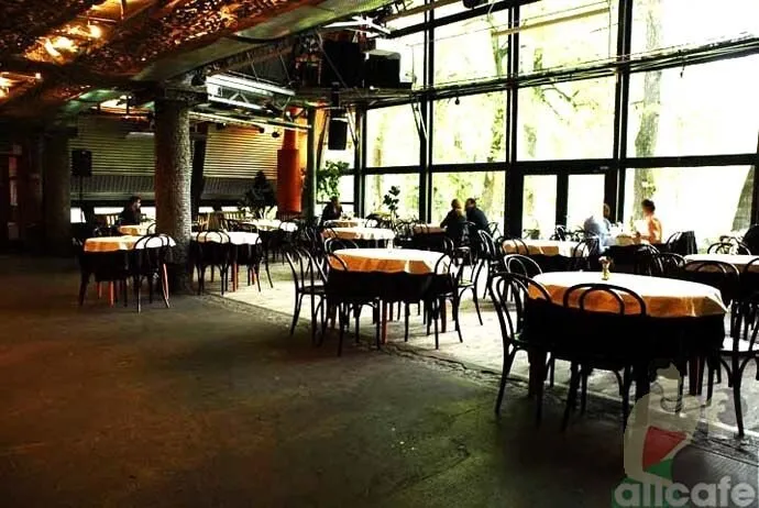 Eat&Talk. В саду