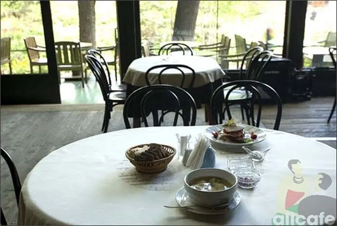 Eat&Talk. В саду