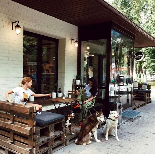 Luna coffeeshop