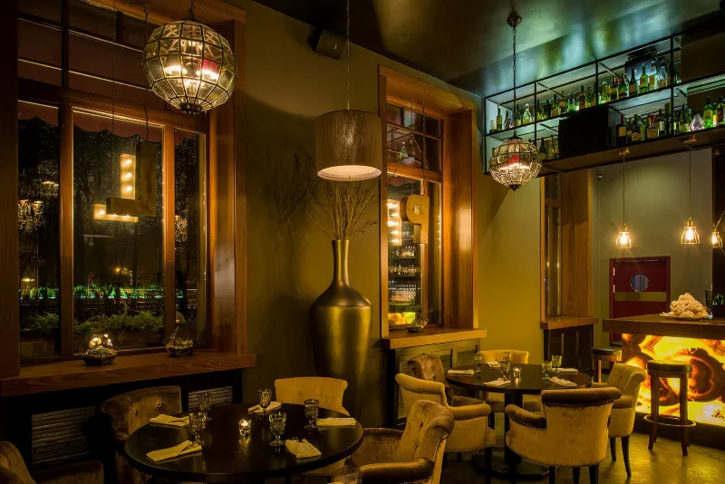 PLUM Restaurant & Bar