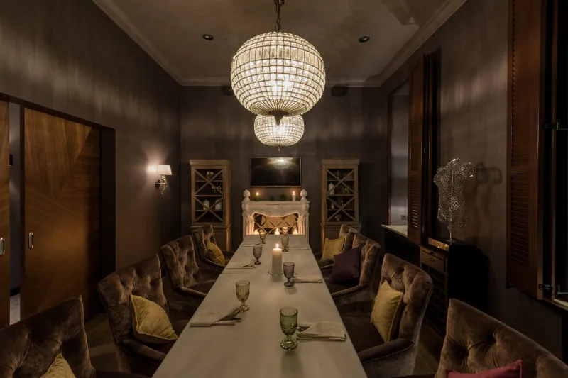 PLUM Restaurant & Bar
