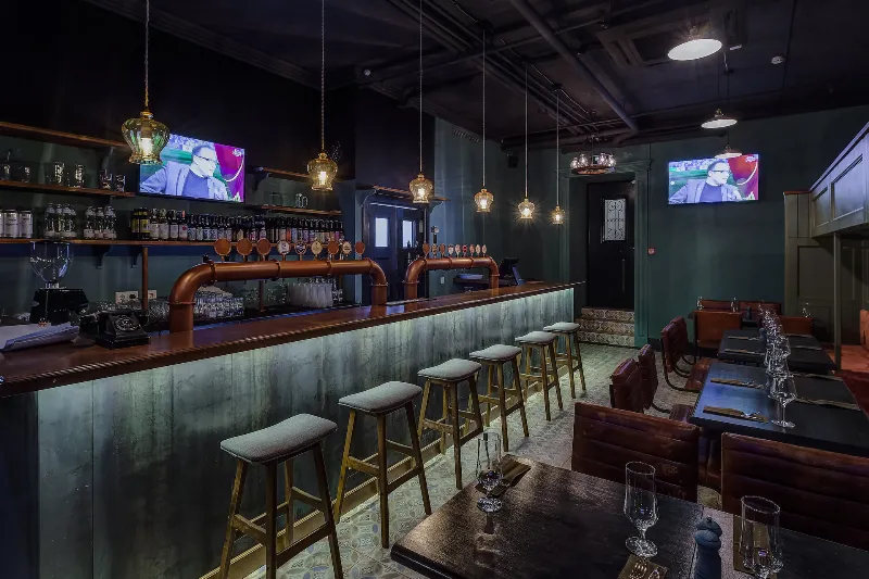 Craft & Draft Somm Bar