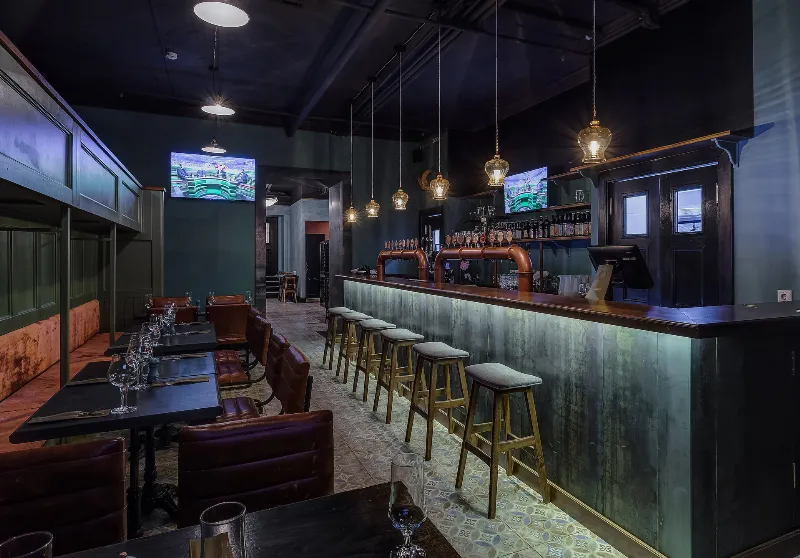 Craft & Draft Somm Bar