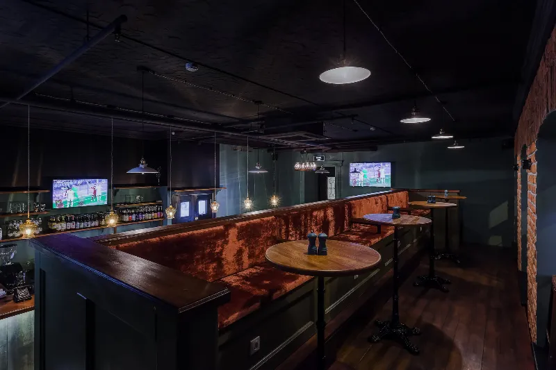 Craft & Draft Somm Bar