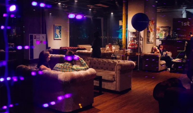 1st Gallery Lounge