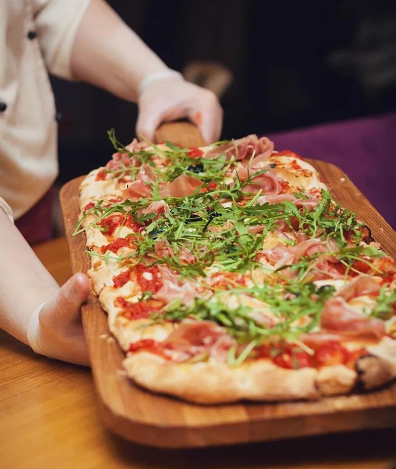 Morricone pizza & wine