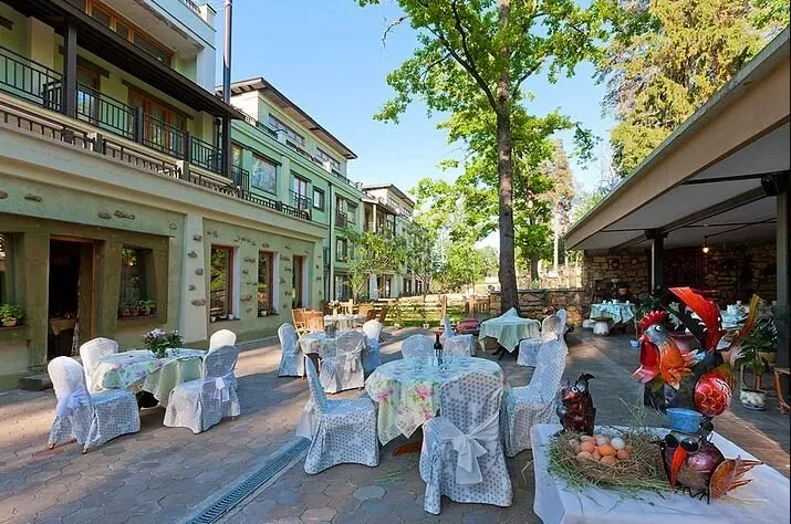 Taezhnye Dachi / 12 Mesyatsev