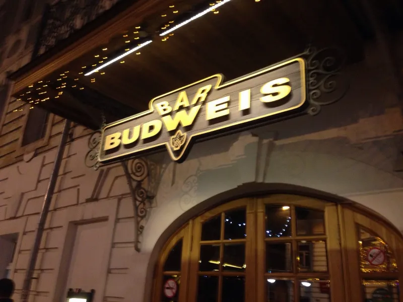 Budweis Bar