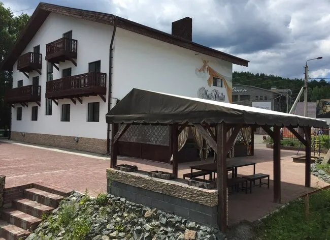 Mari Chalet