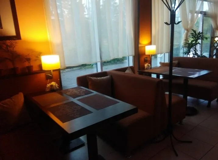 LIGHT CAFE