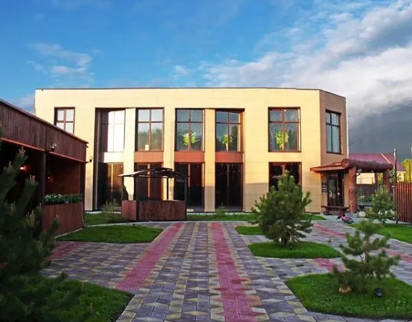 Райский двор