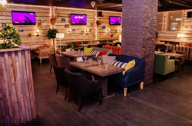 Follow Me Cafe