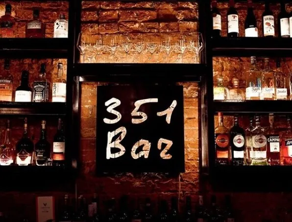 Bar 351