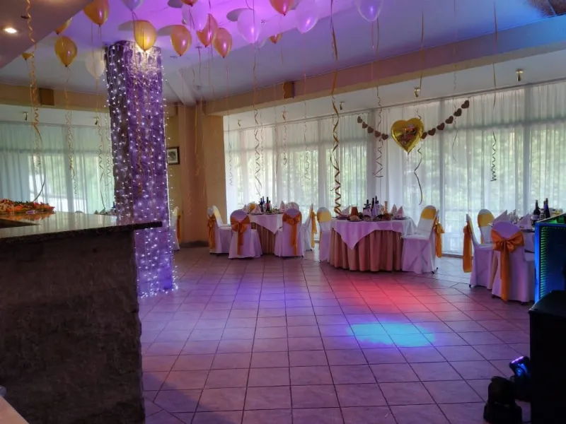 Restoran zagorodnogo kluba Aut