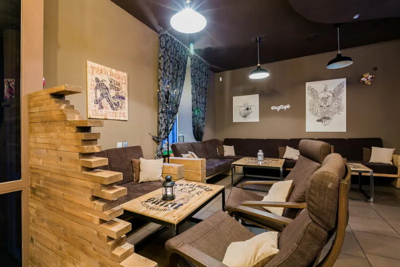 UGLI LOUNGE BAR