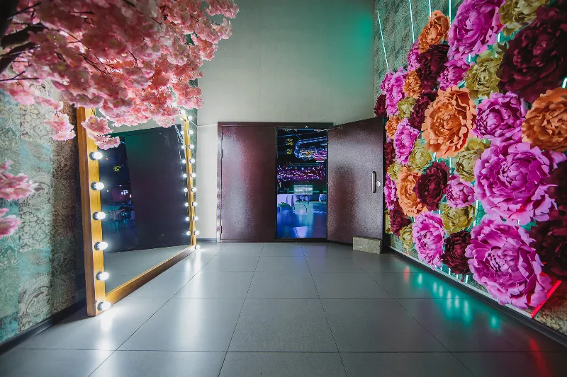 Mango Place Moscow
