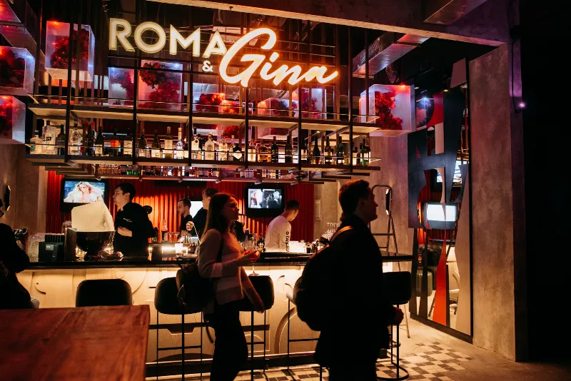 Roma & Gina