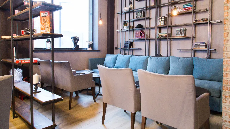 Richman Lounge