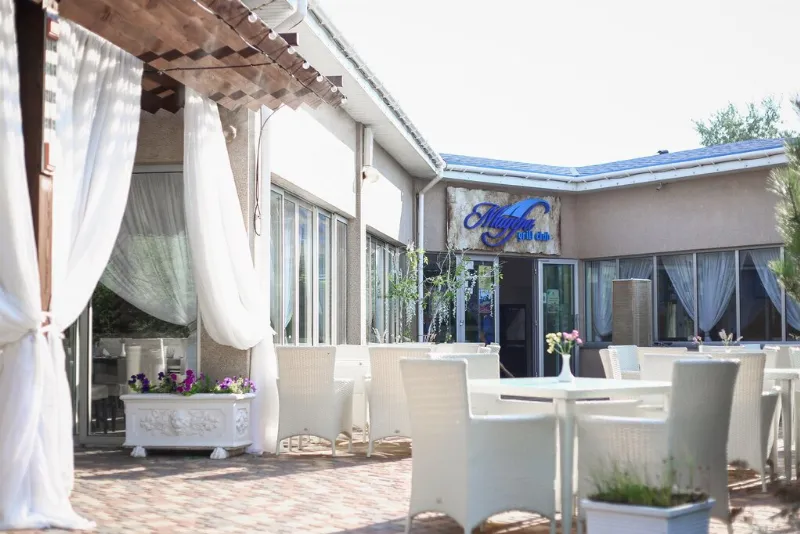 Madera Grill Club