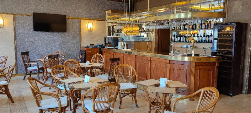 BISTRO A-STYLE