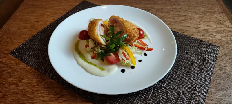 BISTRO A-STYLE