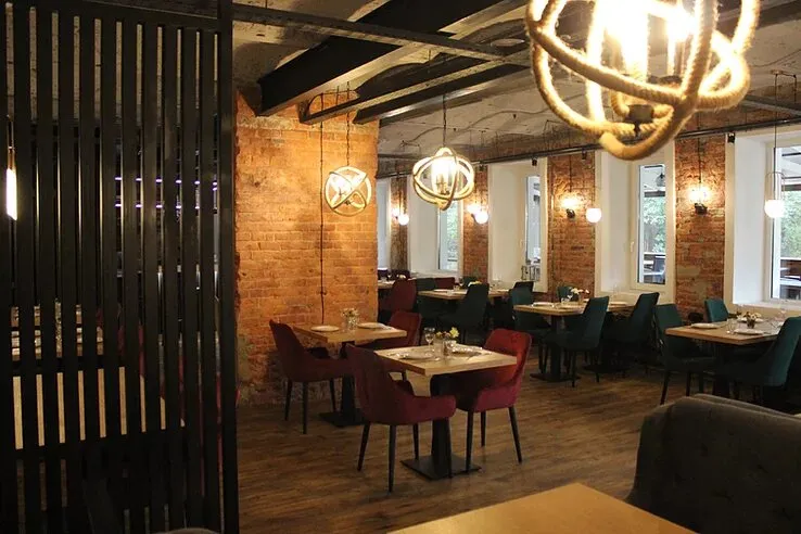 ROZENSHTEYN Loft Cafe
