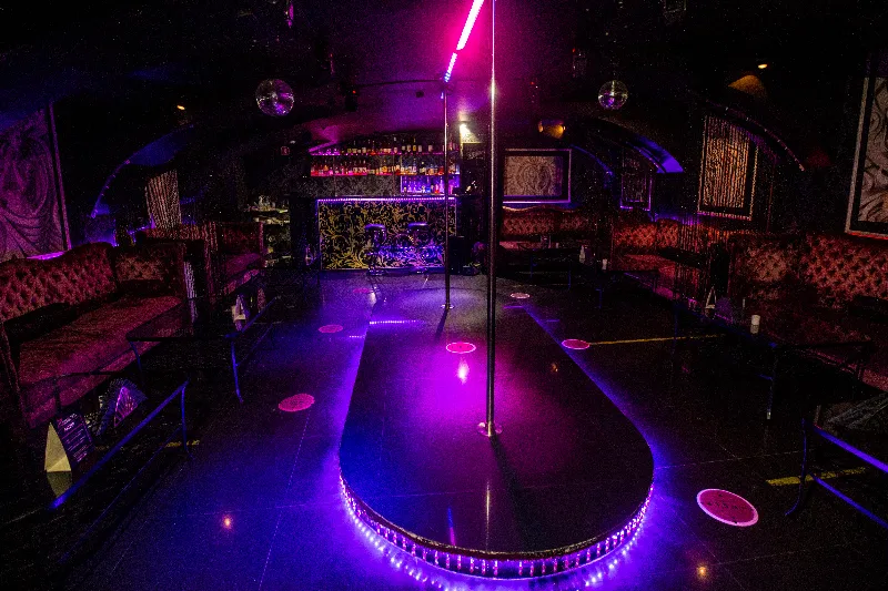 Zависть Lounge bar