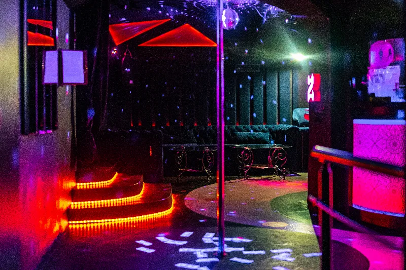 Зависть Private Bar