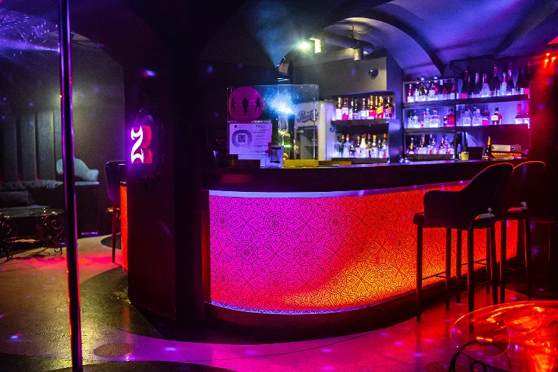 Зависть Private Bar