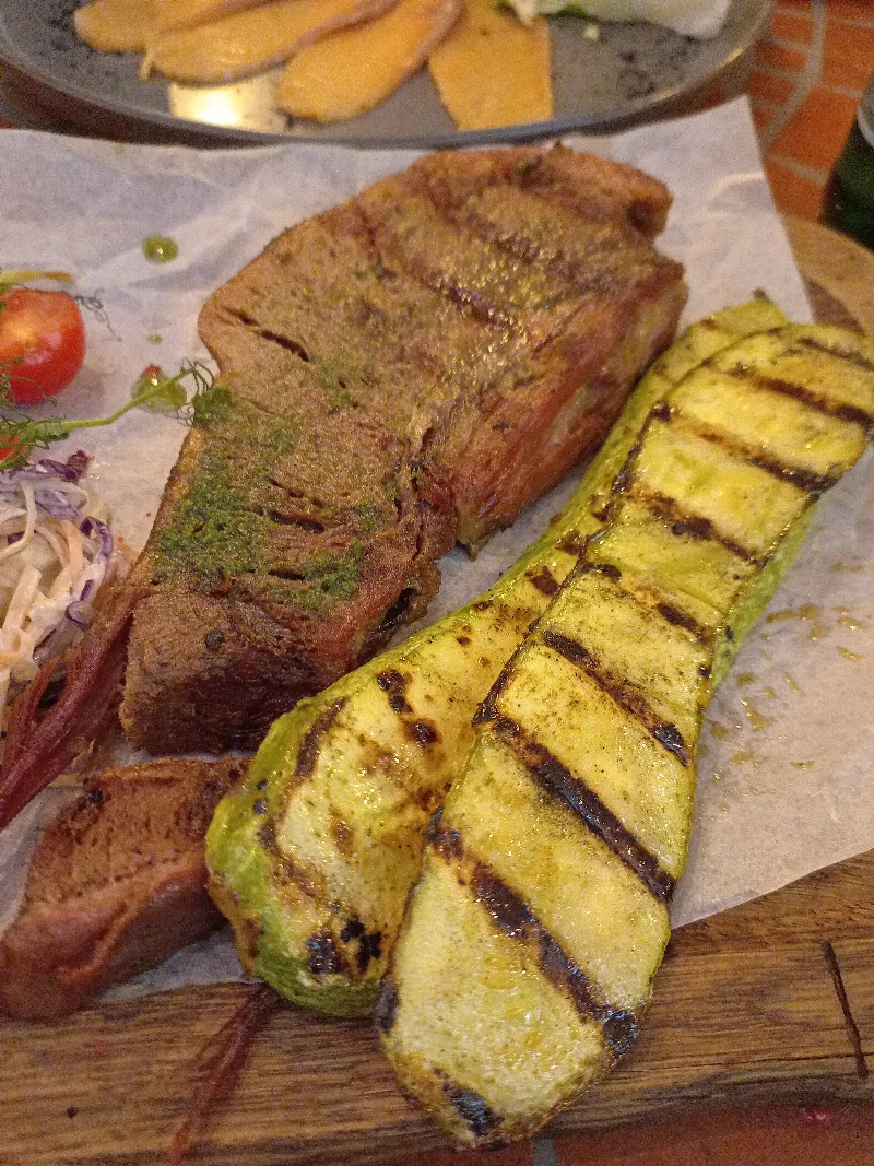 RED beef&wine