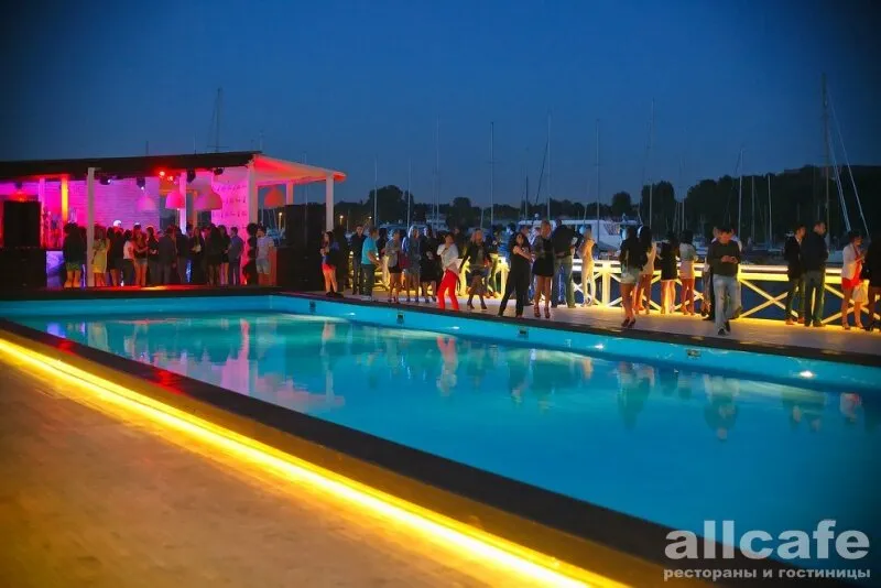 Saint-Tropez beach club / Сан Тропе (РГ Romeo Family)