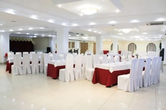 De Luxe hall