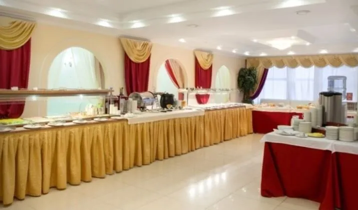 De Luxe hall