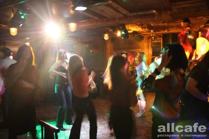 Dance-bar