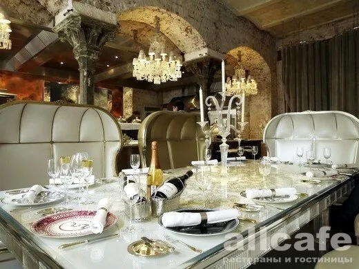 Baccarat Crystal Room