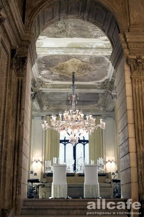 Baccarat Crystal Room