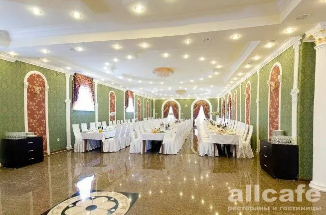 Цезарь Royal Palace