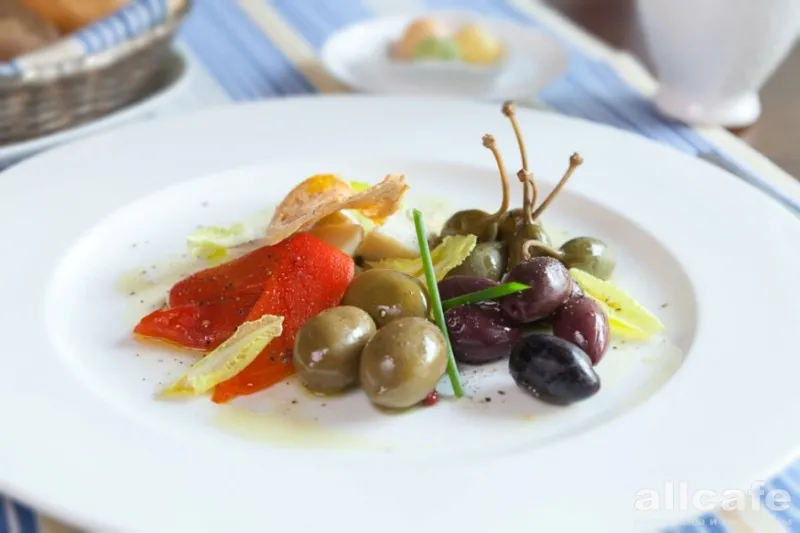 La Perla Fish House