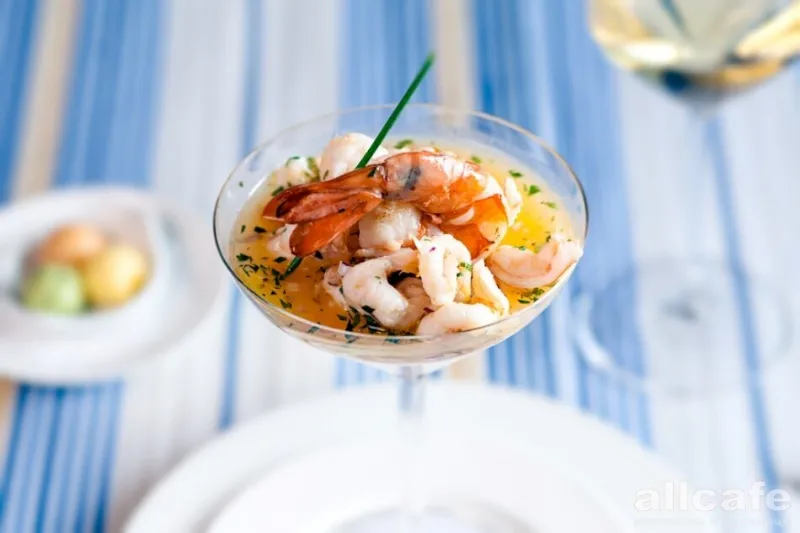 La Perla Fish House