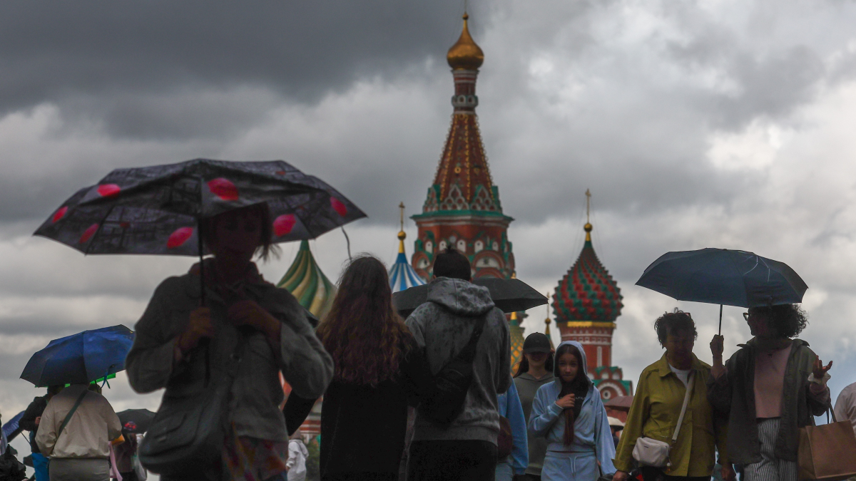 Конец лета будет крышесносным: нас ждут экстремальные дожди и осенний холод